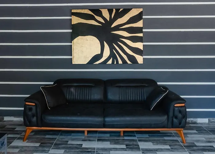 Orange Owl Szálloda *