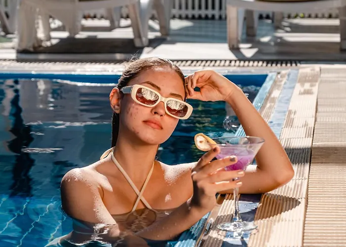 Orange Owl Szálloda *