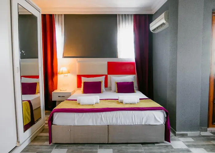 Orange Owl Szálloda Antalya