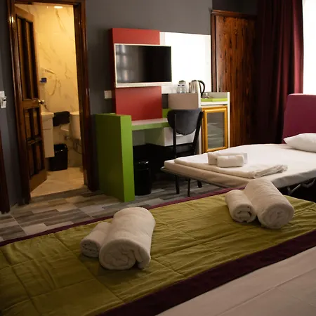 Orange Owl Hotel