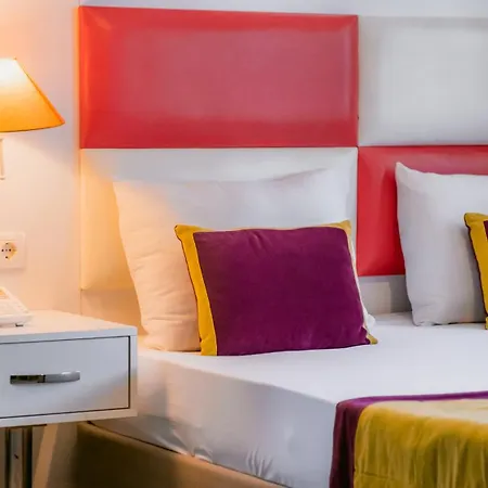 Hotel Orange Owl